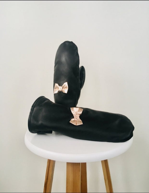 Naisten nahkarukkaset - Rusetti / Musta-  gold